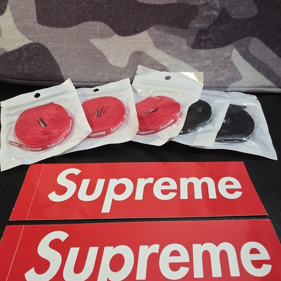 Supreme Red and Black Shoelaces with Supreme Stickers - Picture 4 of 5